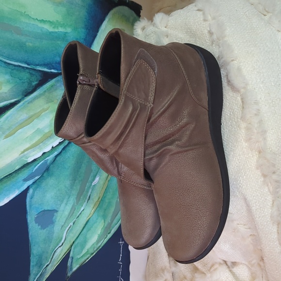 Women's Kora Bootie by Clarks SZ 8 1/2 - Picture 4 of 7